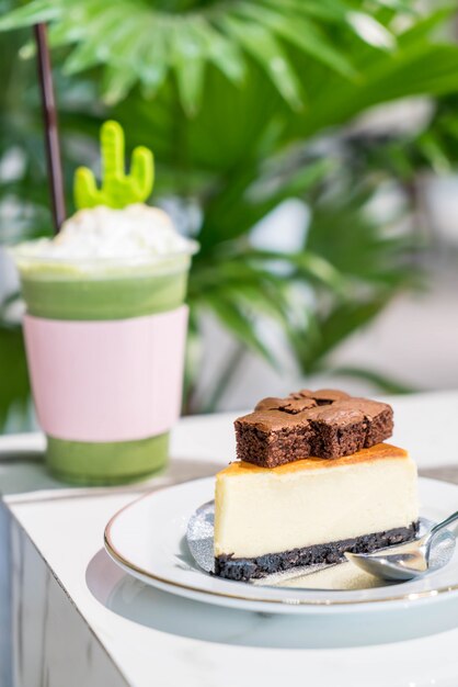 cheese cake with brownies