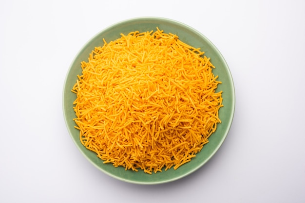 치즈 맛 세브 또는 부지야, 인도의 티타임 스낵