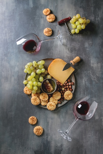 Cheese and grapes appetizer