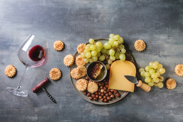 Cheese and grapes appetizer