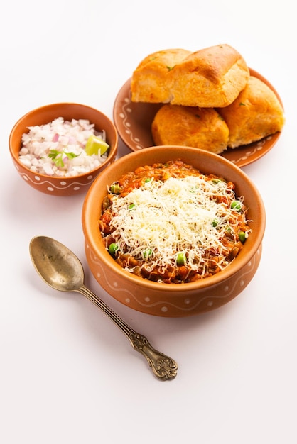 Cheese Pav Bhaji Recipe is a street food Bhajipav recipe with addition of cheese