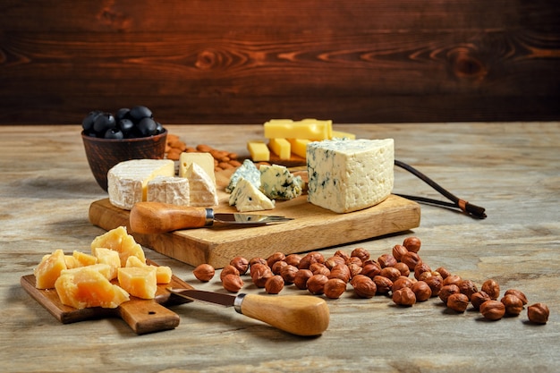 Photo cheese plate and other snack for wine