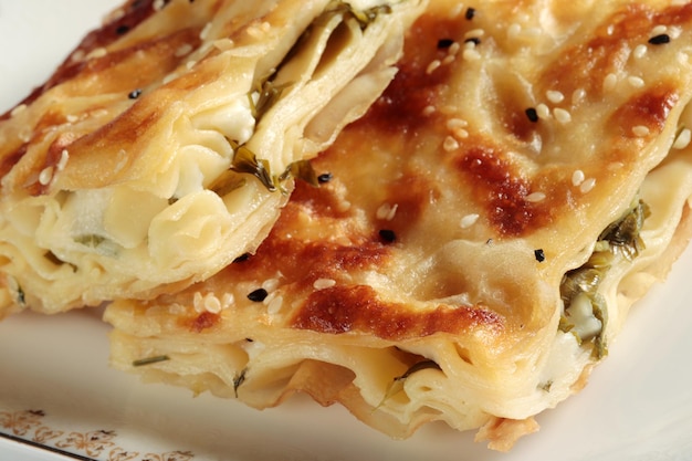 Cheese and spinach pie Su Boregi