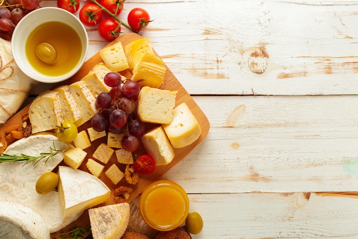 Photo cheese on wooden table