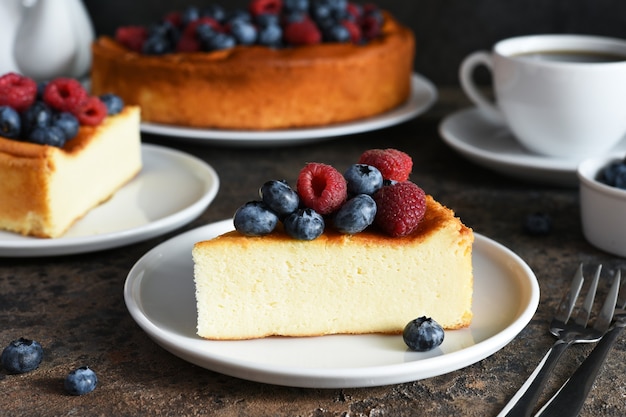 Cheesecake new york Slice cheesecake met bessen