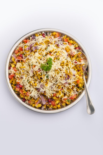 Cheesy Bhel or Cheese bhelpuri is a popular Indian roadside snack