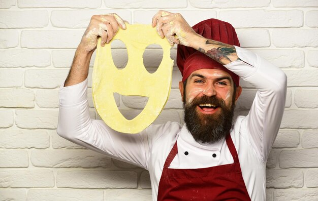 Foto lo chef prepara la pasta cook