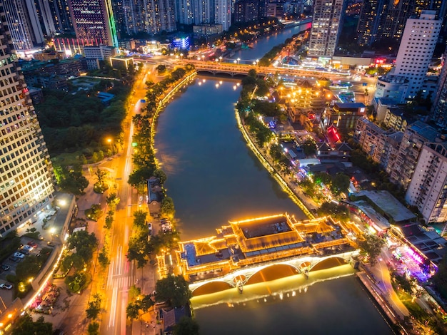 Chengdu Jiuyanqiao CBD 야경과 현대적인 고층 빌딩.