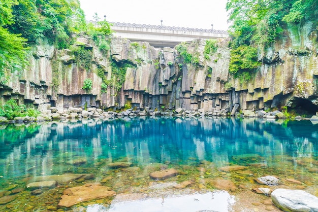 Cheonjeyeon watervallen in Jeju Isaland