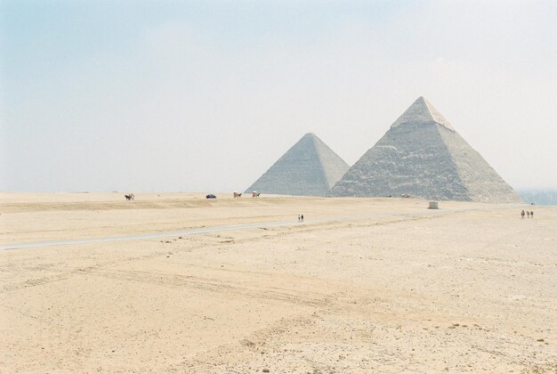 Photo cheope and chefren pyramids giza