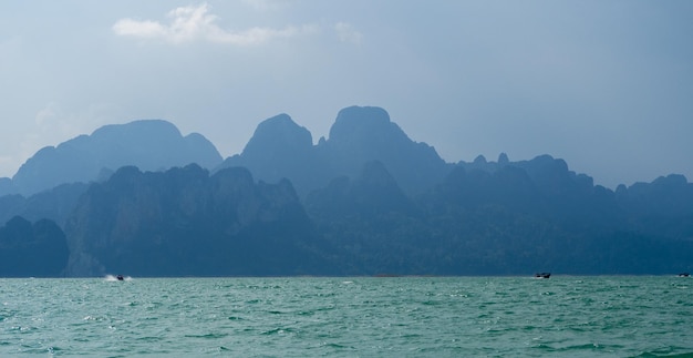 Cheow Lan Dam Khao Sok Nationaal Park Thailand