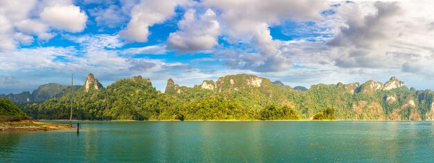 Cheow Lan-meer, Nationaal Park Khao Sok in Thailand