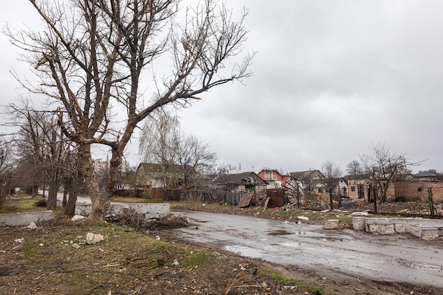 CHERNIHIV REG UKRAINE 2022年4月18日ロシアのウクライナに対する戦争ロシアの侵略者の攻撃の結果、チェルニーヒウ地域の家屋と混乱が完全に破壊された