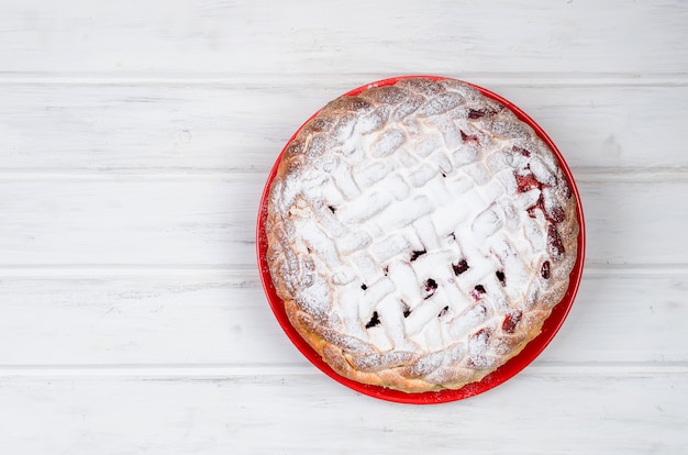 Cherry Pie in een glazen ronde vorm, gistcake