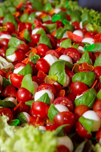 Foto insalata di pomodoro di ciliegio