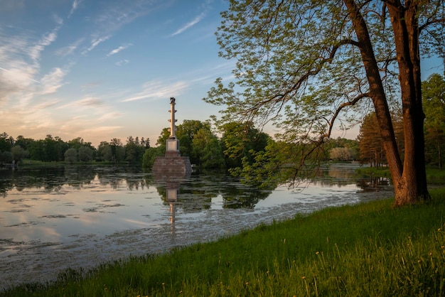 Colonna chesmenskaya nel parco di caterina pushkin san pietroburgo russia