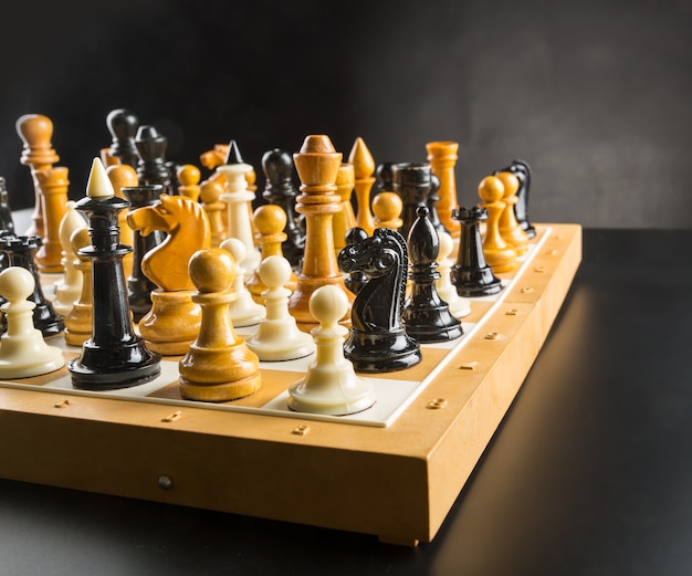 Chess figures