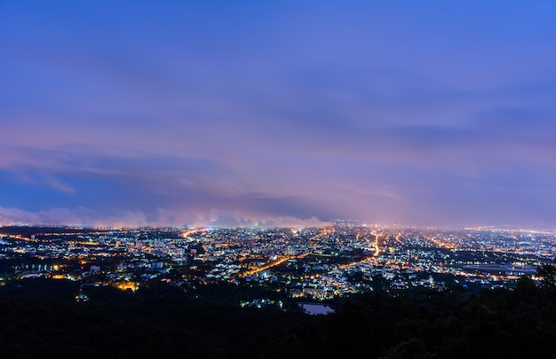 Chiang Mai het oude stadsbeeld vanuit een hoge hoek