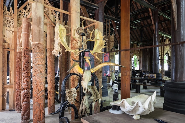 CHIANG RAI, THAILAND - NOVEMBER 05, 2014: Baan dam Museum interieur.