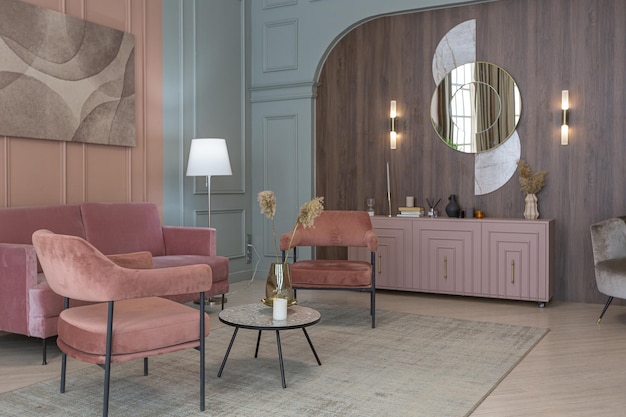Шикарный современный модный дизайн интерьера квартиры модные зеленые и пудрово-розовые стены стильное освещение и огромные панорамные окна