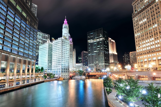 Passeggiata sul fiume chicago