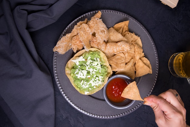 Foto fine del piatto di chicharron su alimento messicano