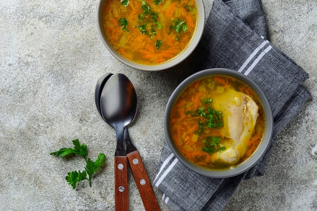 Фото Куриный бульон или суп с овощами