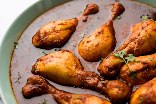 脚またはバチ付きチキンカレーまたはMurgTangriまたはtangdimasala