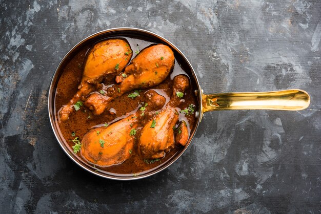 脚またはバチ付きチキンカレーまたはMurgTangriまたはtangdimasala