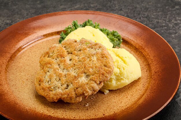 Chicken cutlet with mashed potato