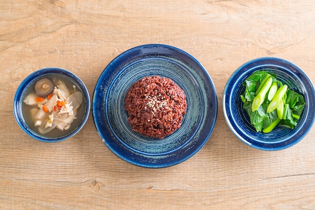 chicken and herb soup, chinese kale with berry rice