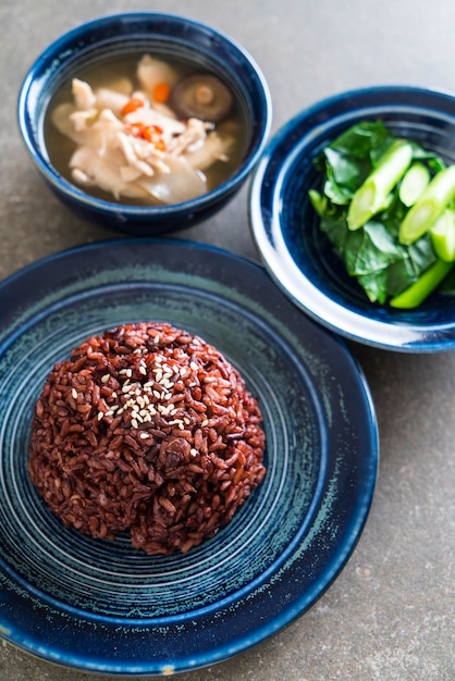 chicken and herb soup, chinese kale with berry rice