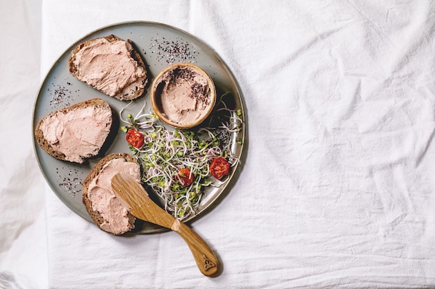 Chicken liver pate toasts