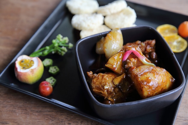 チキンマッサマンカレー、タイ料理