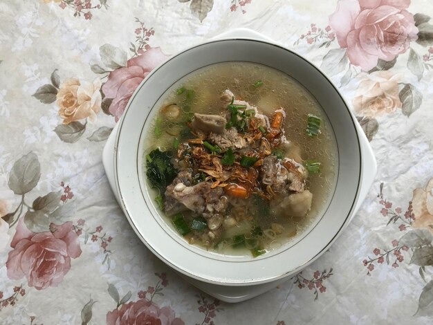 Chicken meat soup with vegetable gravy