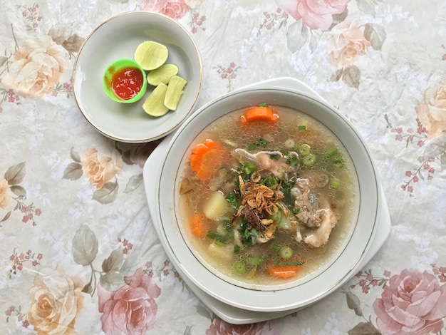 Chicken meat soup with vegetable gravy