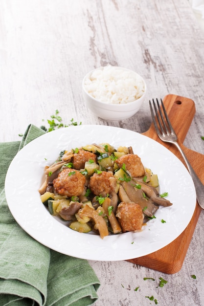 Chicken meatballs with oyster mushrooms