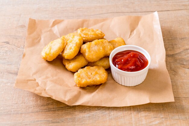 Chicken nuggets with sauce