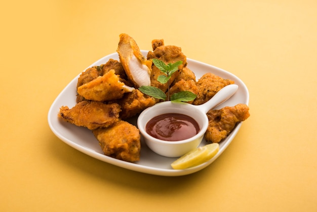 Chicken Pakora or pakoda or fritters is a popular Indian snack in which boneless chicken pieces are marinated and then coated with a mixture of besan, rice flour, cornflour, and egg