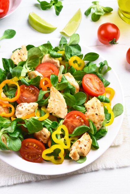 Chicken salad with vegetables