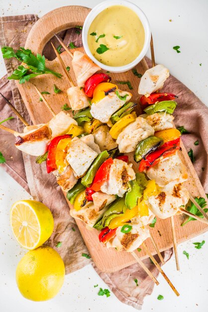 Chicken skewers with vegetables