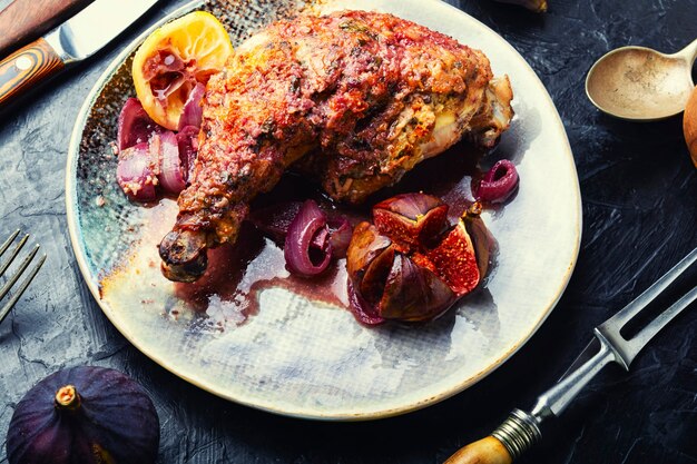 Chicken thigh grilled with figs in Greek