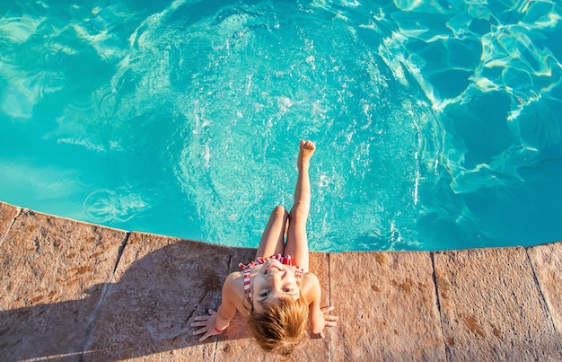 浜辺の子供。海岸セレクティブフォーカス