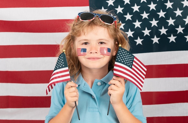 Foto festa dei bambini giorno dell'indipendenza 1o luglio stati uniti d'america segno concettuale della bandiera americana