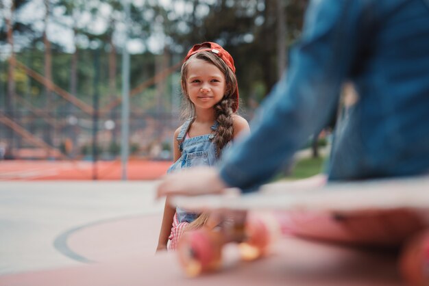 Photo child or girl at the skate park