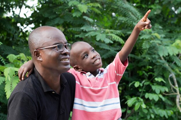 Photo the child in turn shows his father what he had to show him