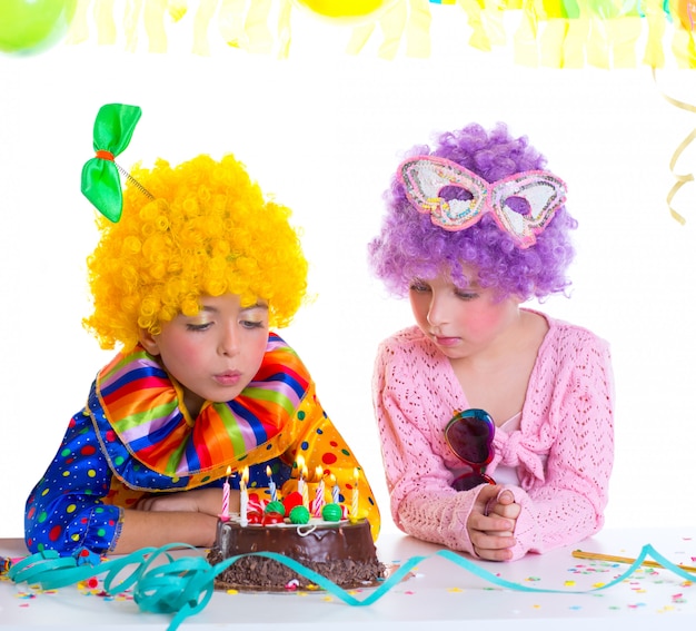 Parrucche del pagliaccio della festa di compleanno dei bambini che