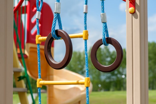 写真 アウトドアスポーツのための子供の遊び場