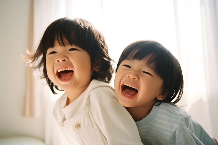 Photo 놀고 웃는 아이들
