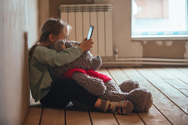 子どもたちの不安と悲しみ、ソーシャルネットワークでのコミュニケーションとそこでの慰めの探求